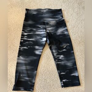 Old Navy Active Black and Gray Leggings